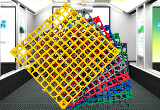 防水洗車 スプライシンググリッドグリッド プラスチックガレージ床タイル 40*40*4cmサイズ
